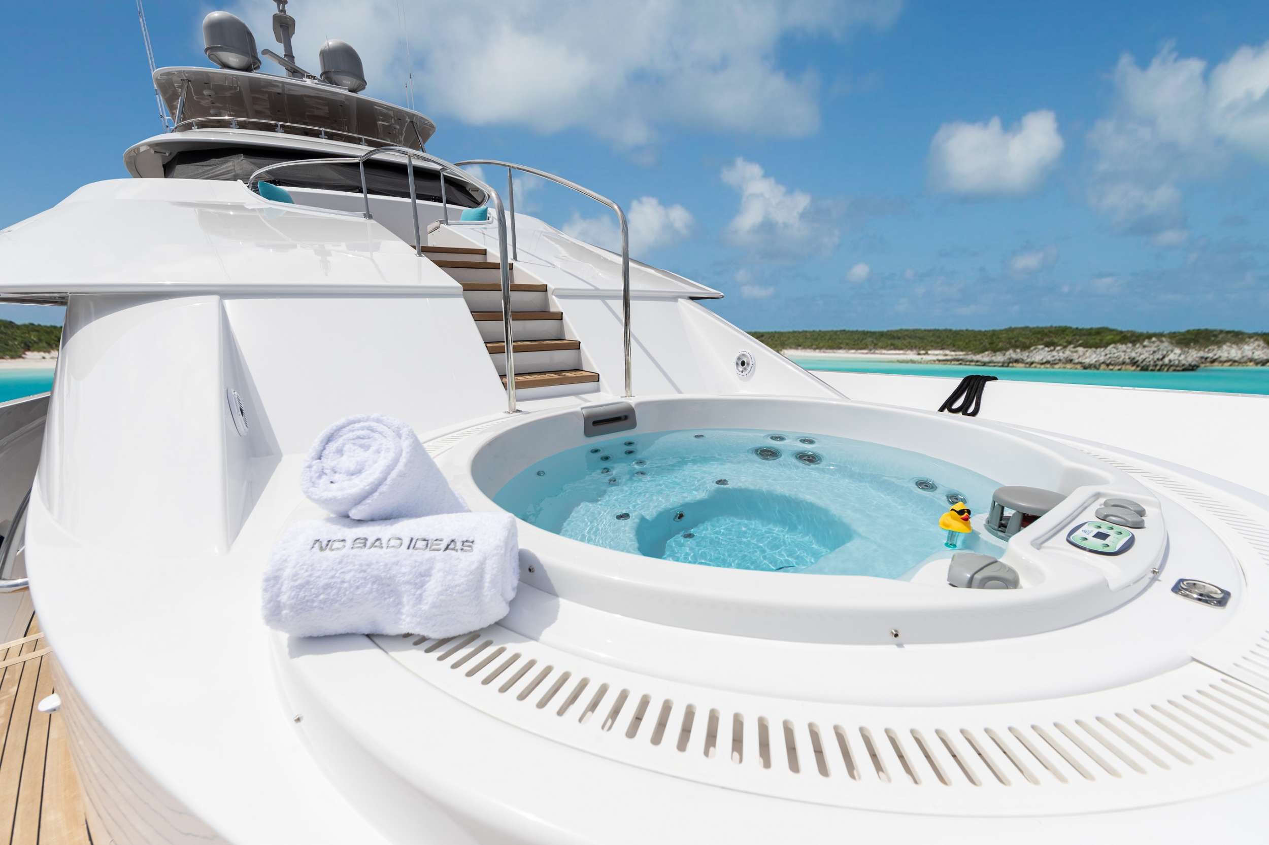MEMENTO VIVERE Yacht Charter Details, Westport CHARTERWORLD Luxury